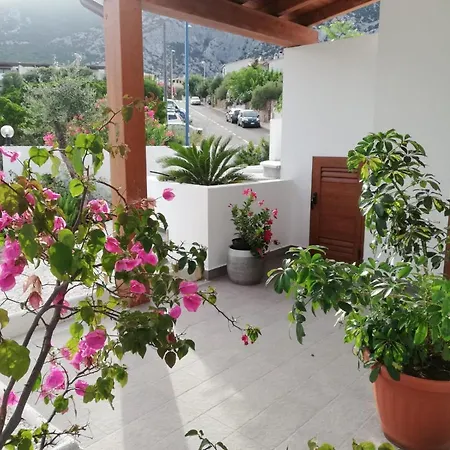 Body And Soul Appartement Cala Gonone Buitenkant foto